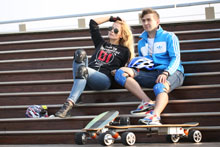 Airwheel M3 wireless remote control skateboard realizes the dream of need for speed and passion for skaters.