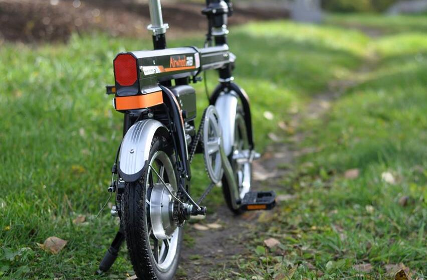 Airwheel R6 electric bike