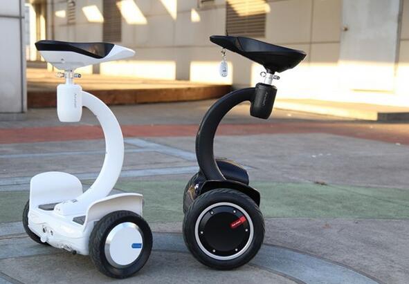 El extraordinario Airwheel eléctrico auto-equilibrio scooter les llevará al aire libre para disfrutar la vida real.