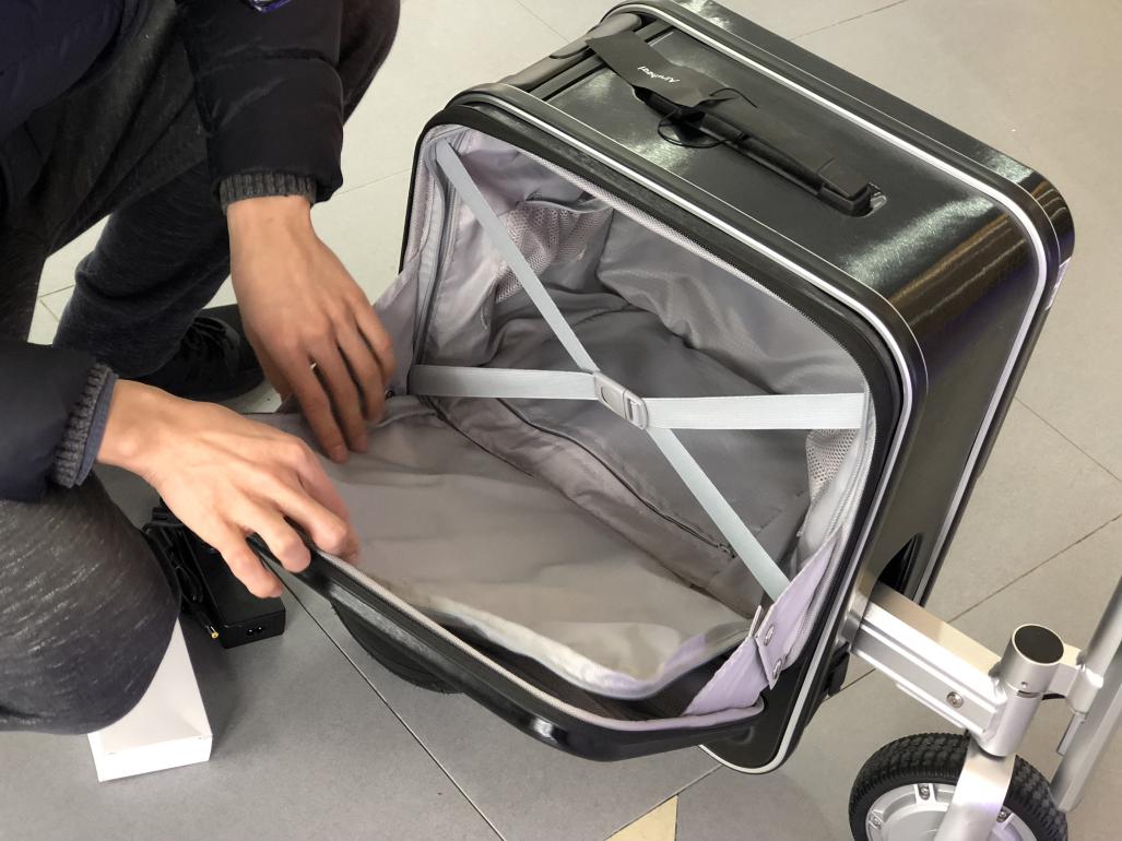 Airwheel SE3 Tech Luggage