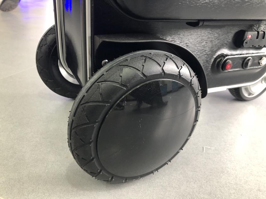 Airwheel SE3 Tech Luggage